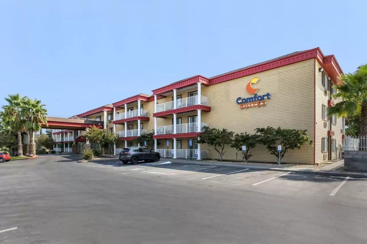 Comfort Suites Red Bluff Near I-5 Exterior photo