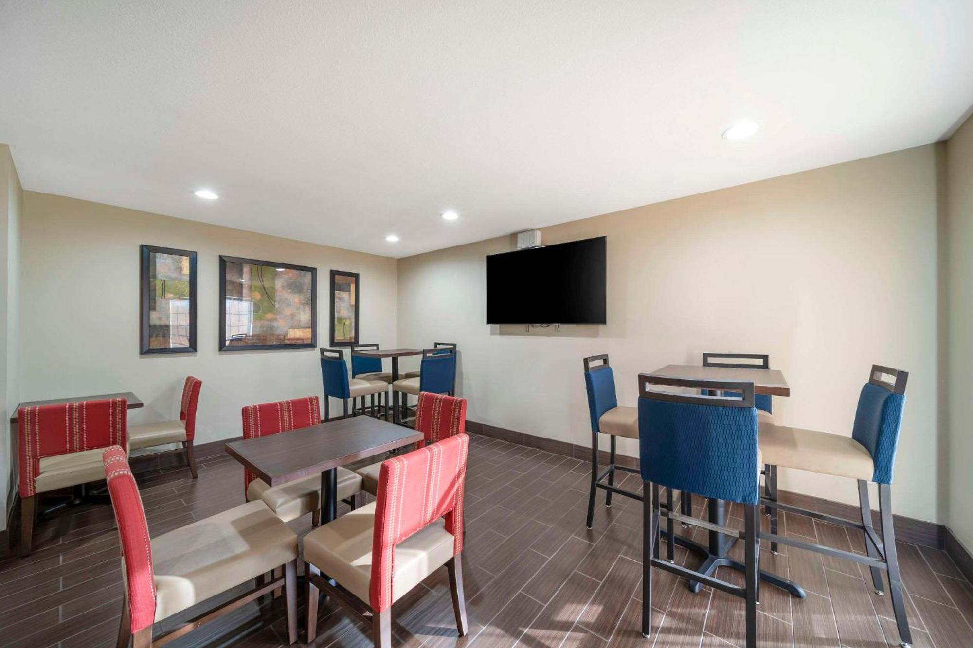 Comfort Suites Red Bluff Near I-5 Exterior photo
