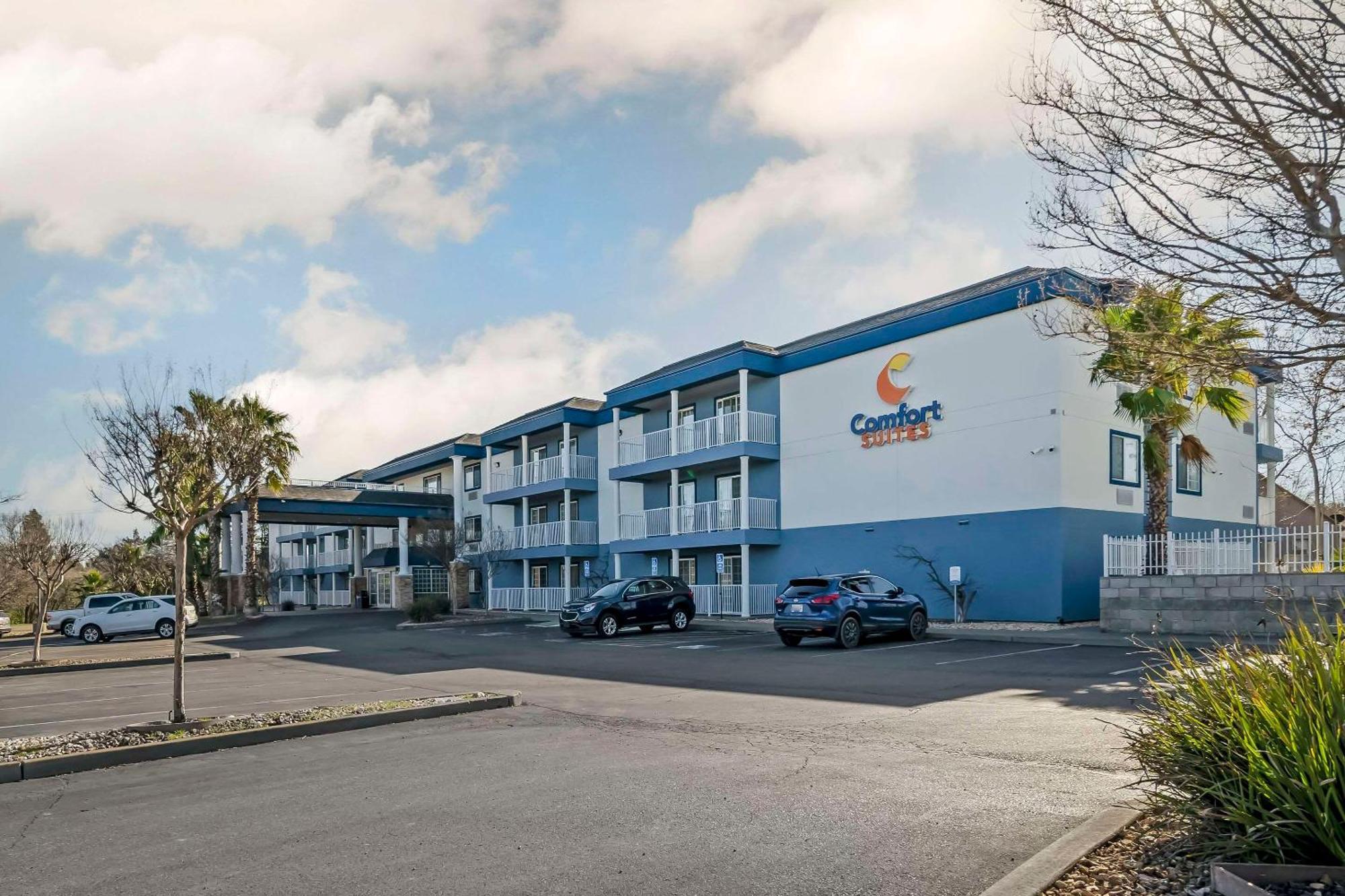 Comfort Suites Red Bluff Near I-5 Exterior photo