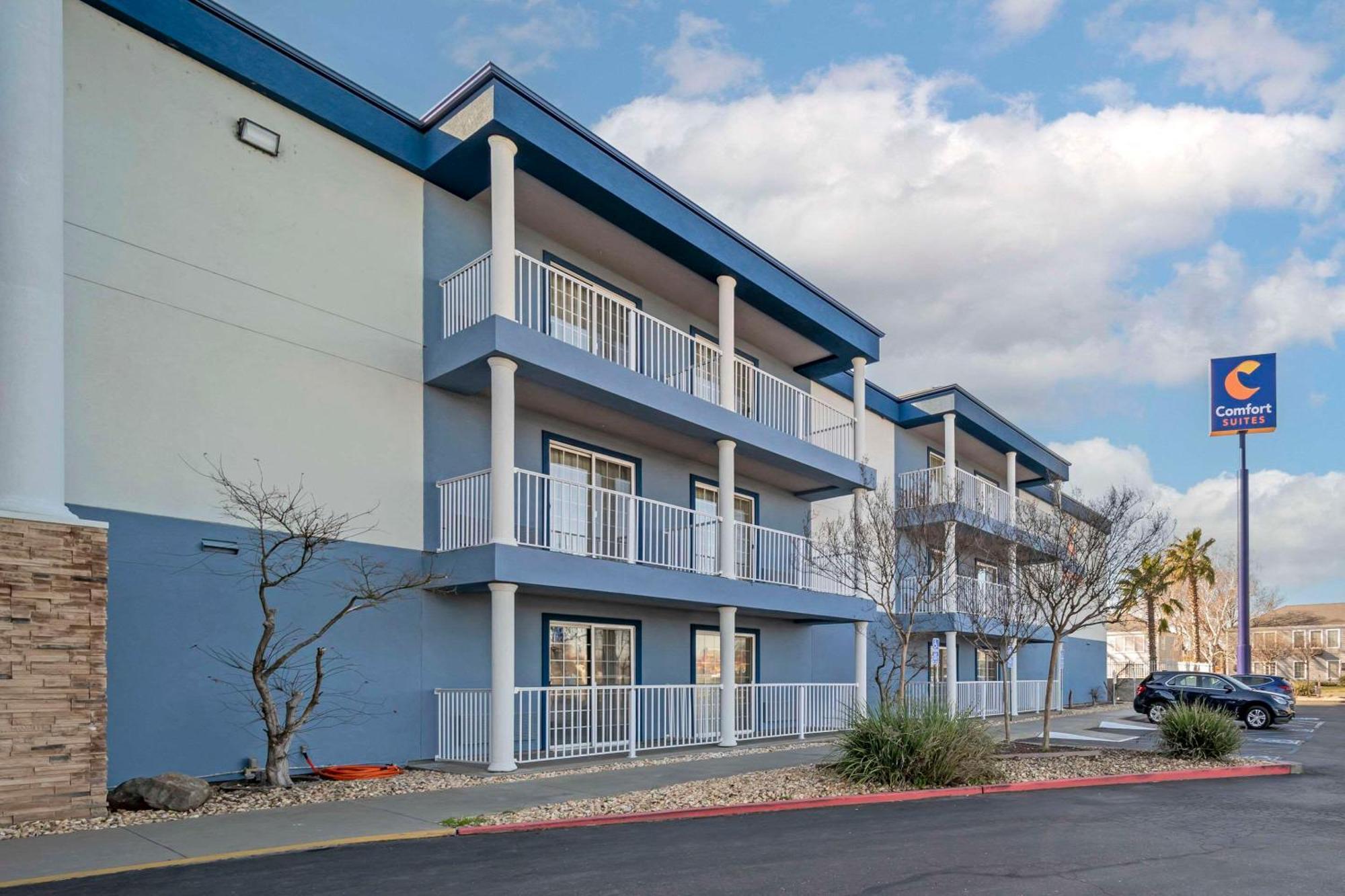 Comfort Suites Red Bluff Near I-5 Exterior photo