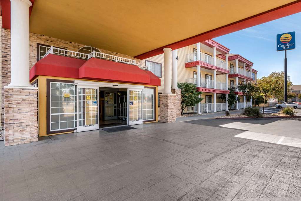 Comfort Suites Red Bluff Near I-5 Exterior photo